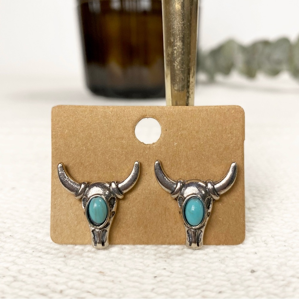 NEW Cow Bull stud Western Earrings Turquoise color Silver color Boutique